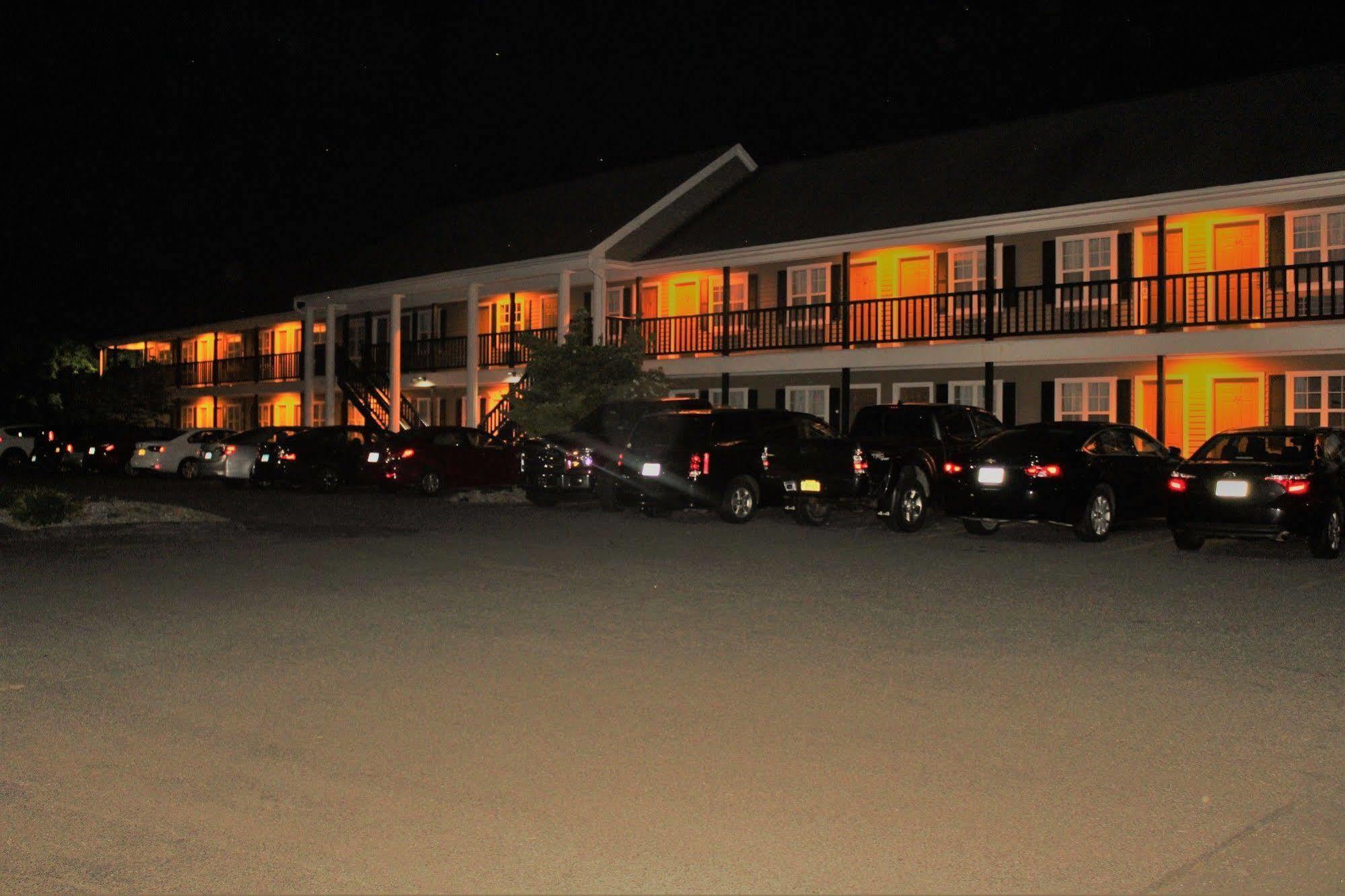 Newbury Inn Brookfield Zewnętrze zdjęcie