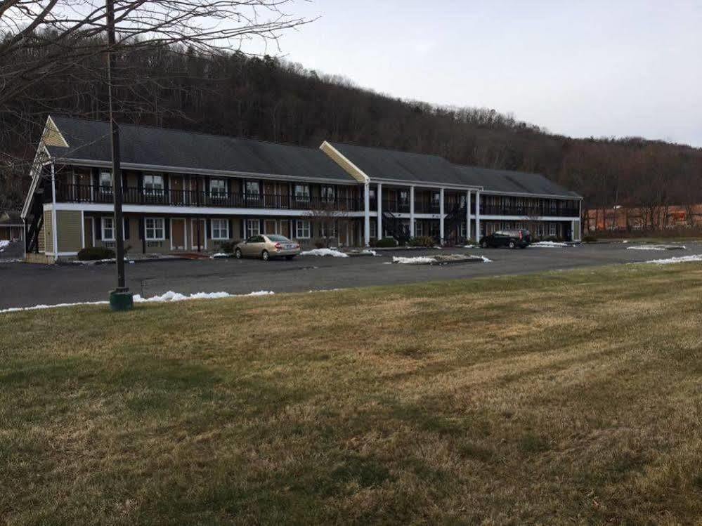 Newbury Inn Brookfield Zewnętrze zdjęcie